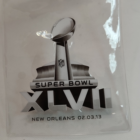 2013 Super Bowl XLVII 47 Logo Pin NFL Lanyard Ticket Holder Commemorative - Picture 2 of 6